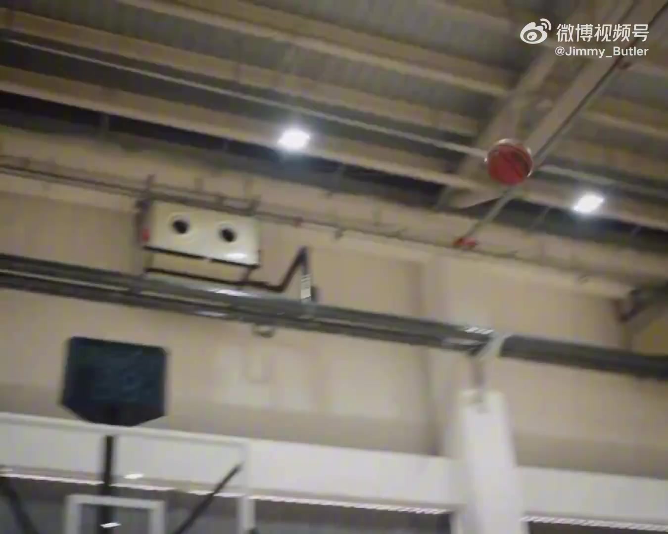 安全体育平台-巴特勒晒休赛期训练视频：第15季加载中 JB4签名鞋也即将发布