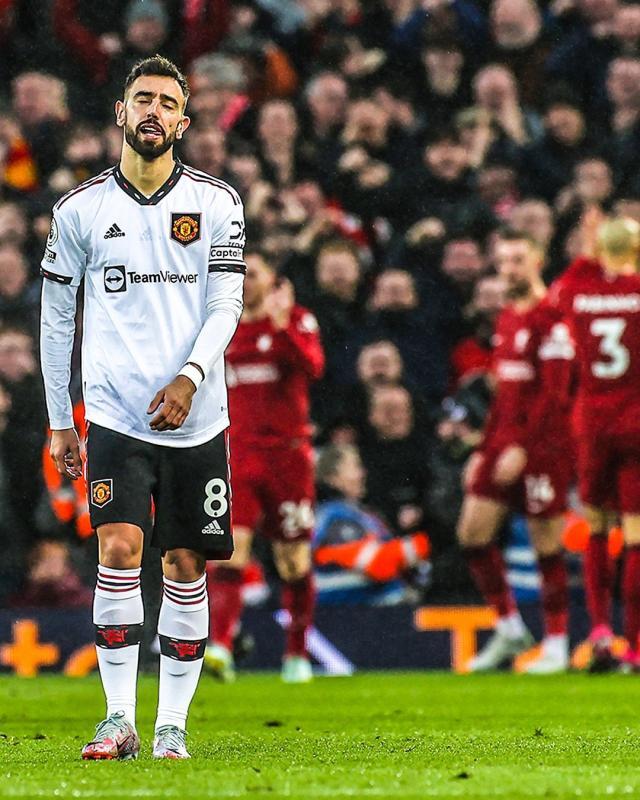 体育娱乐-曼联队内想撸B费袖标，瓦拉内德赫亚胖虎该当队长？