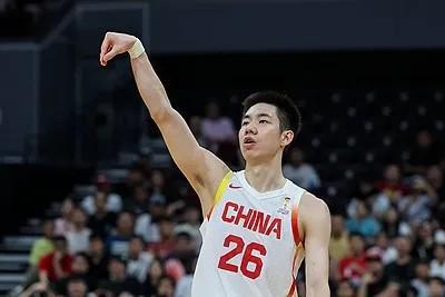 开运体育app官方下载-神射手！朱俊龙出场29分钟，三分6中5得到19+4+2